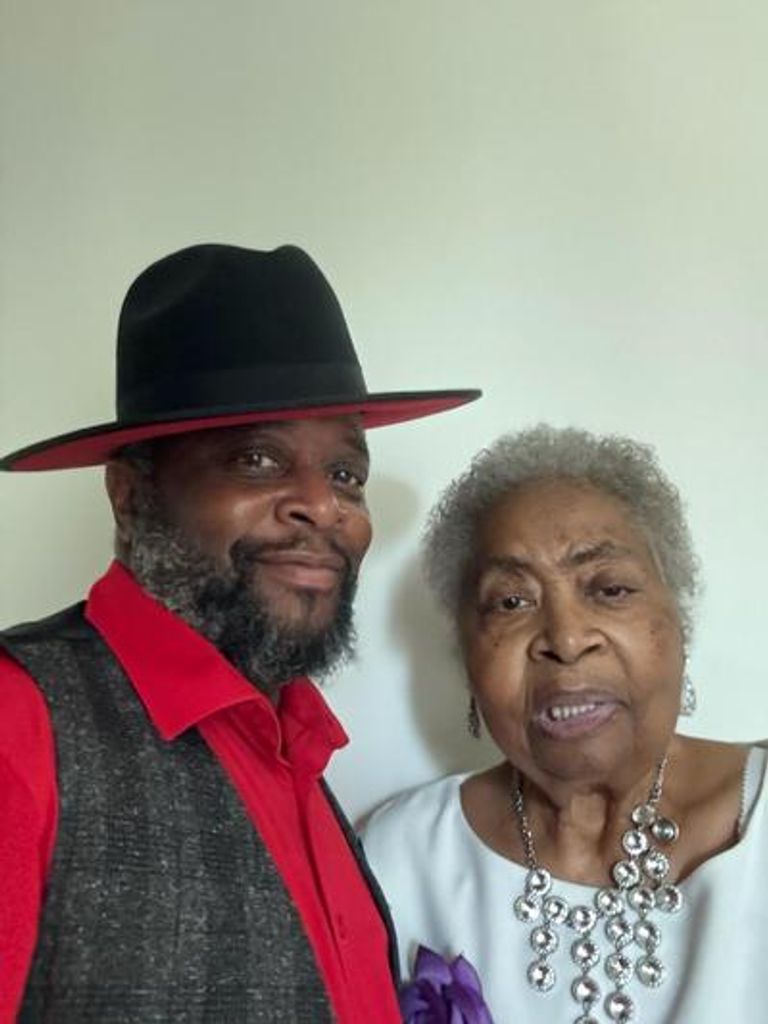 Ms. Gloria Bowen Profile Photo