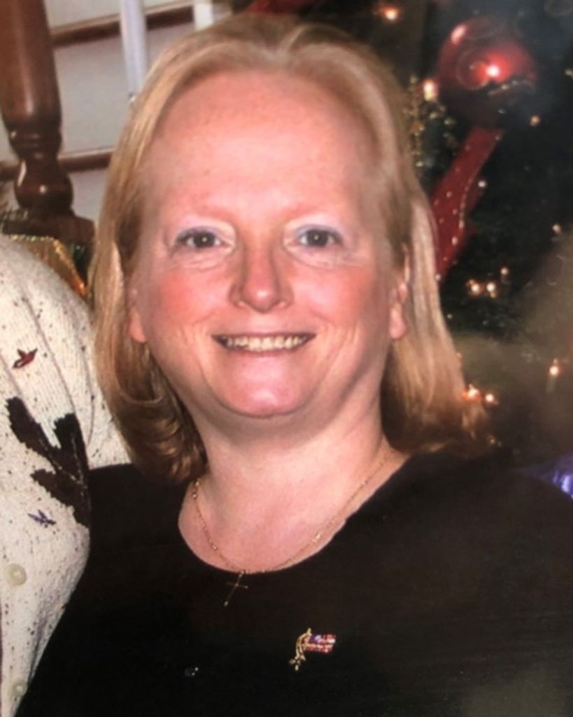 Elizabeth Tackett Profile Photo