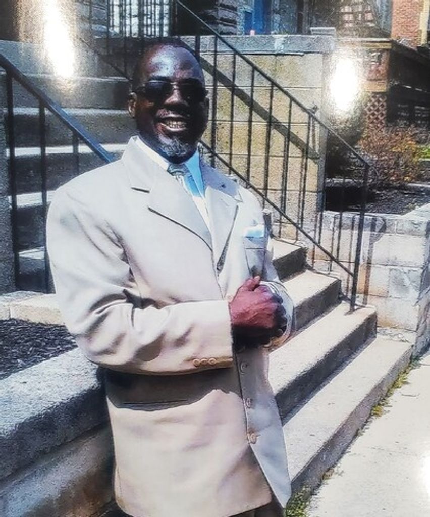 Dennis Lamont Grier Profile Photo