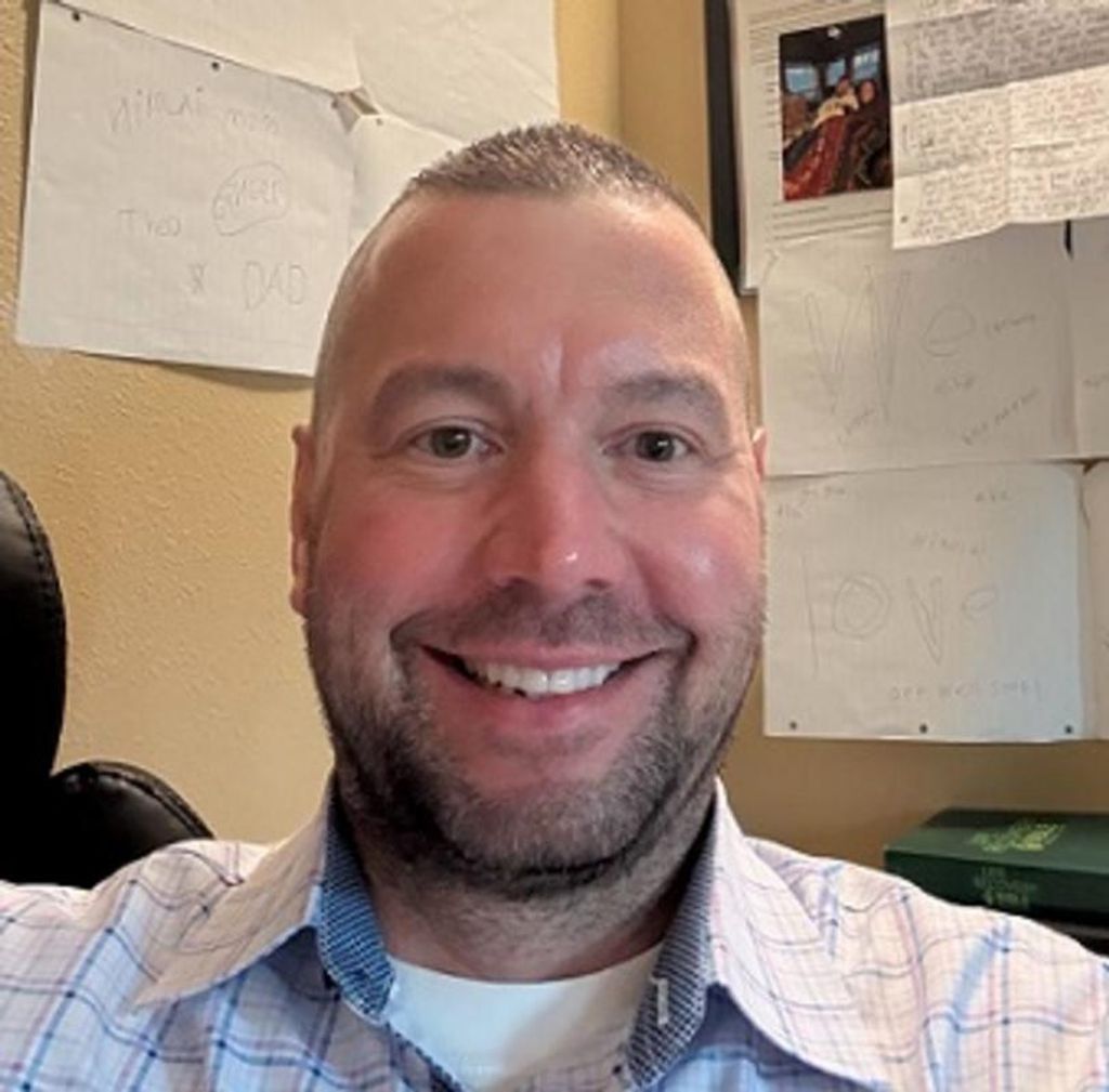 Derek Nikolaus Ash Profile Photo