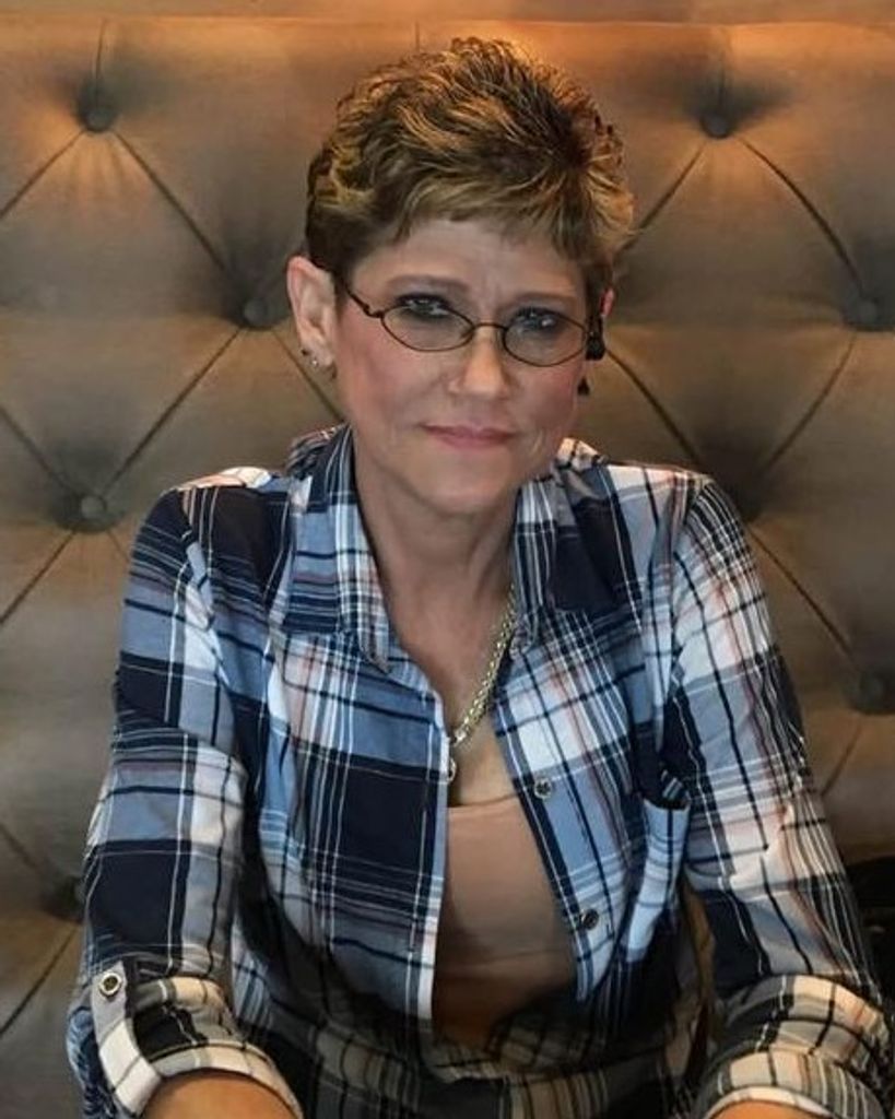 Robin Dianne Moore Profile Photo