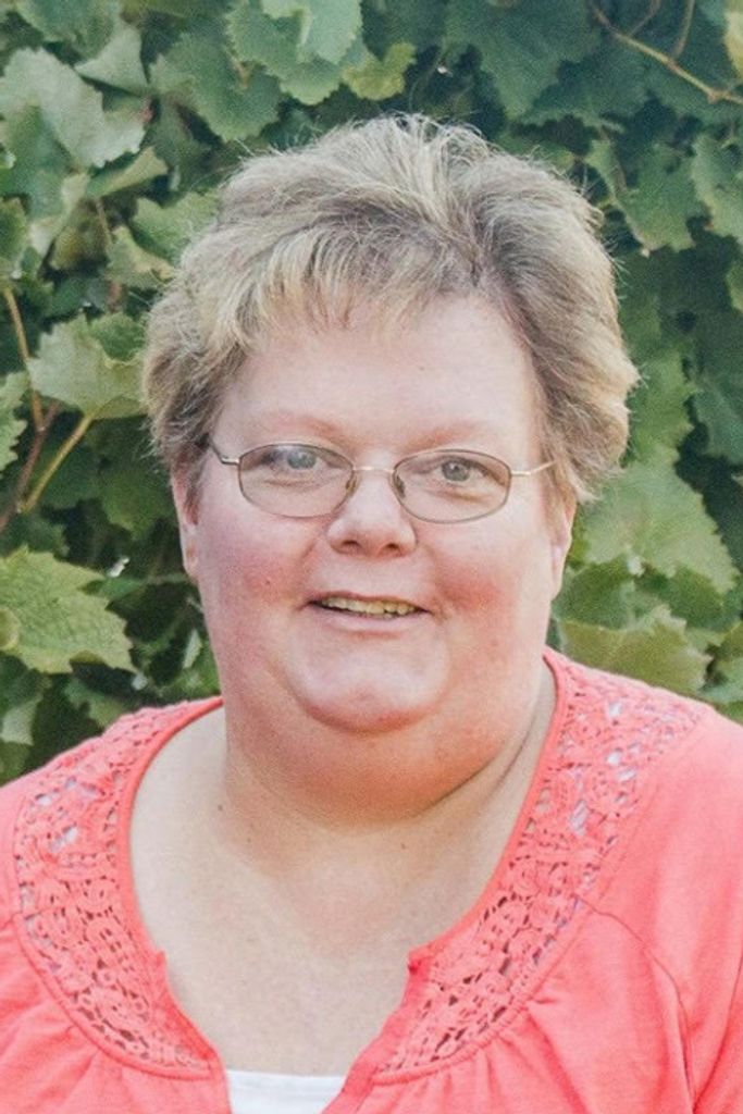 Cindy (Nichols)  Phillips