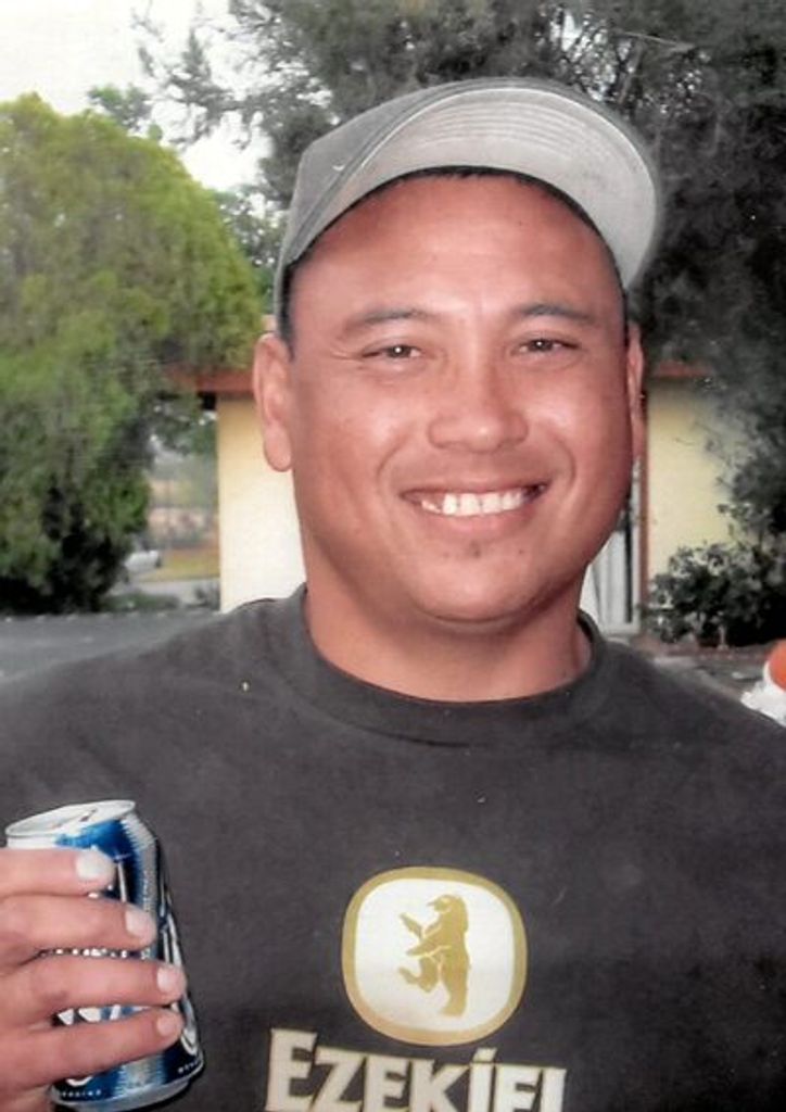 Carlos Iniguez Profile Photo