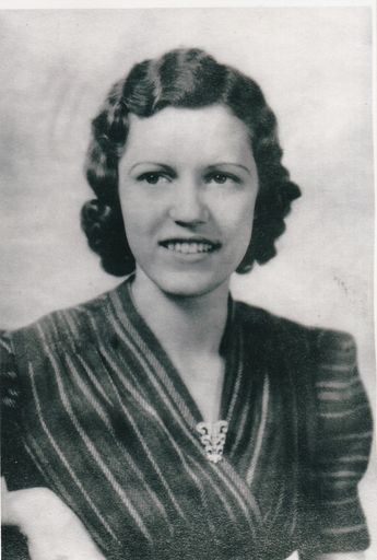 Margaret Murphy photo gallery thumbnail 4 of 58
