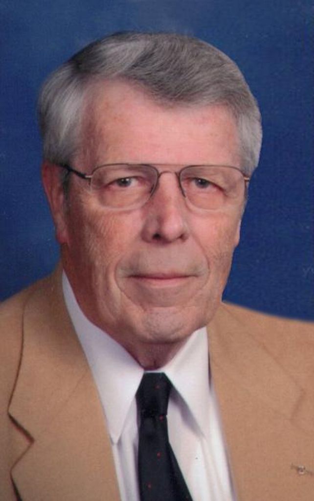 Lloyd "Lee" Ebert Profile Photo