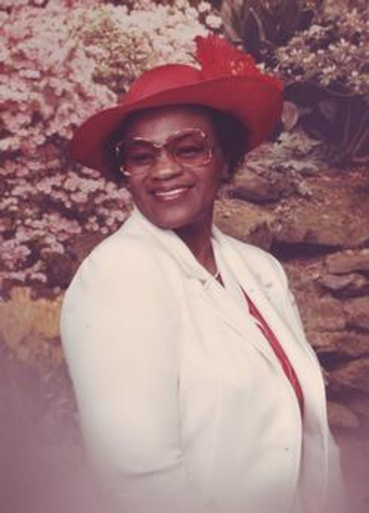 Leona Mae Holmes Profile Photo