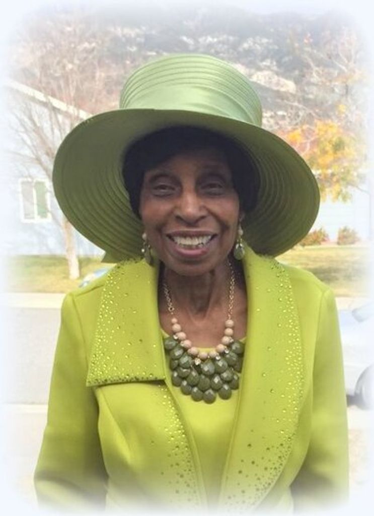 Mae Crane Profile Photo
