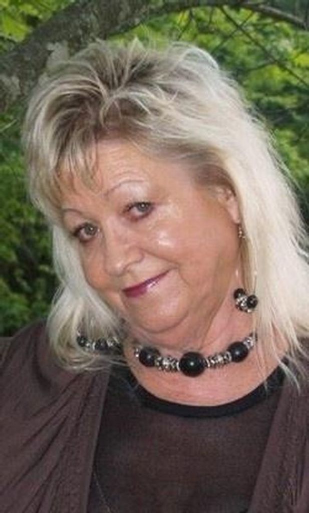 Carolyn Eloise Jurcik