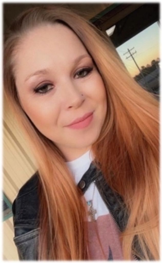 Savannah Suzanne Hall Profile Photo