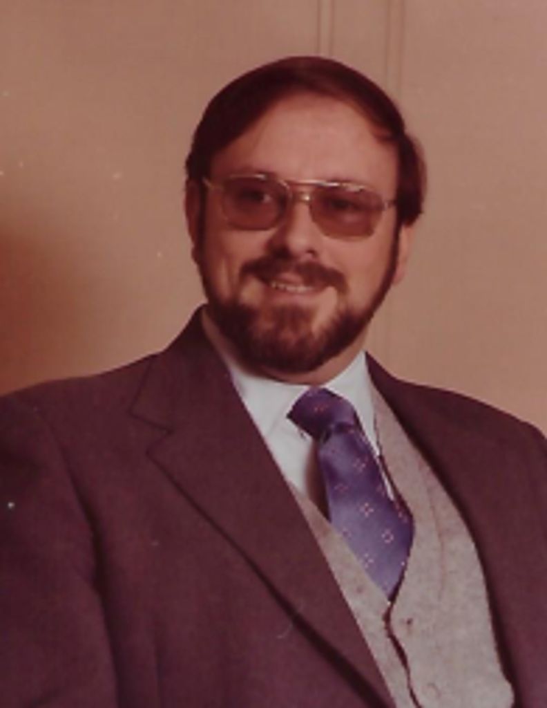 Clarence (Larry) Everett Tucker Profile Photo