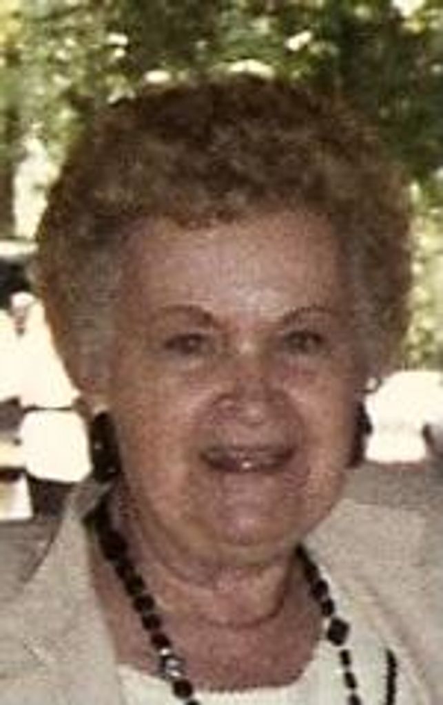 Eva Lewis Profile Photo