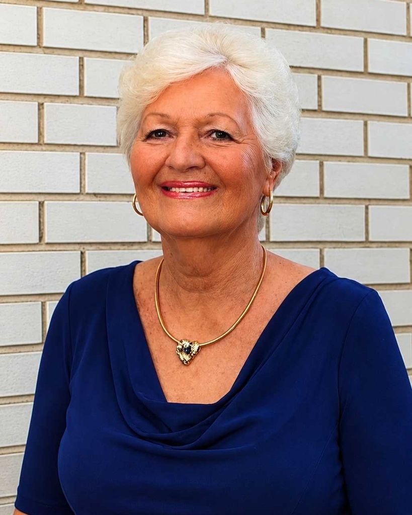 Lola W Lamprecht Profile Photo
