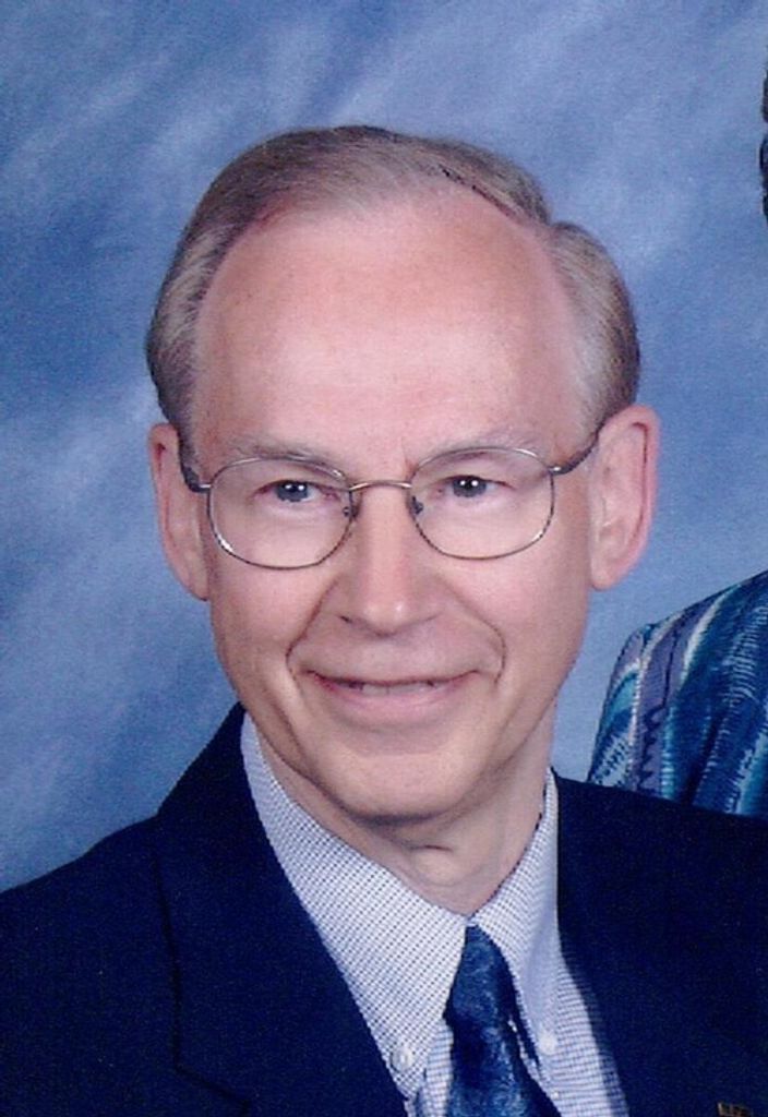 Robert W. Lucas Profile Photo