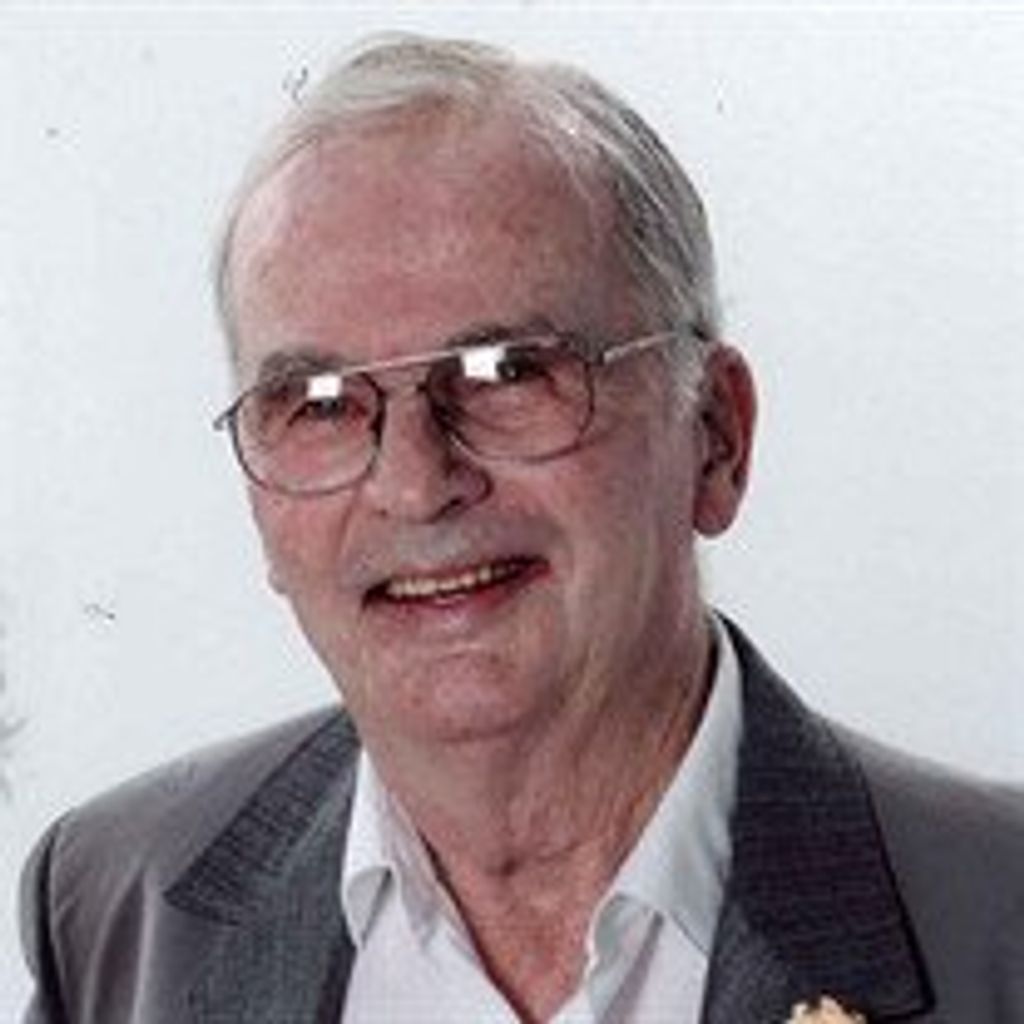 Warren  Robert Garrels