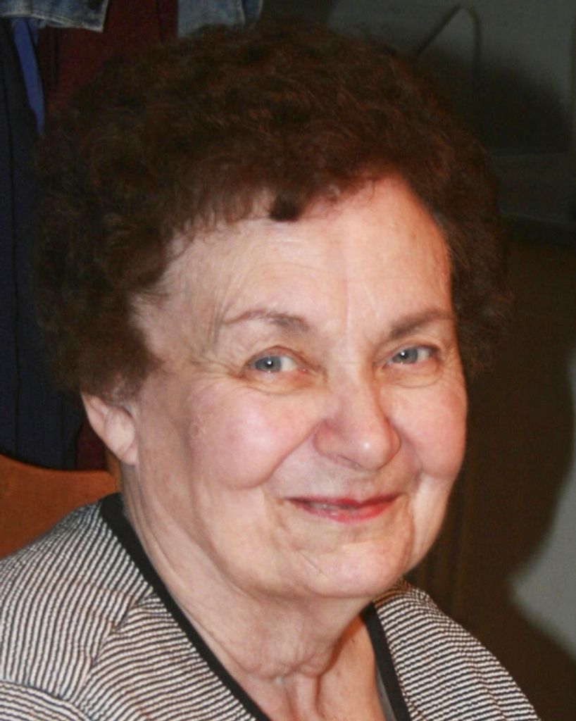 Gwen Martha Lewis Barber