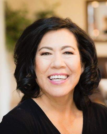 Ester Holguin Profile Photo