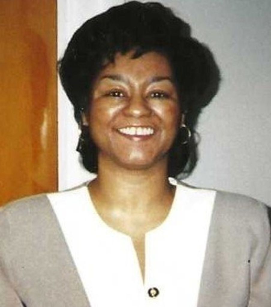 Donna M Alexander