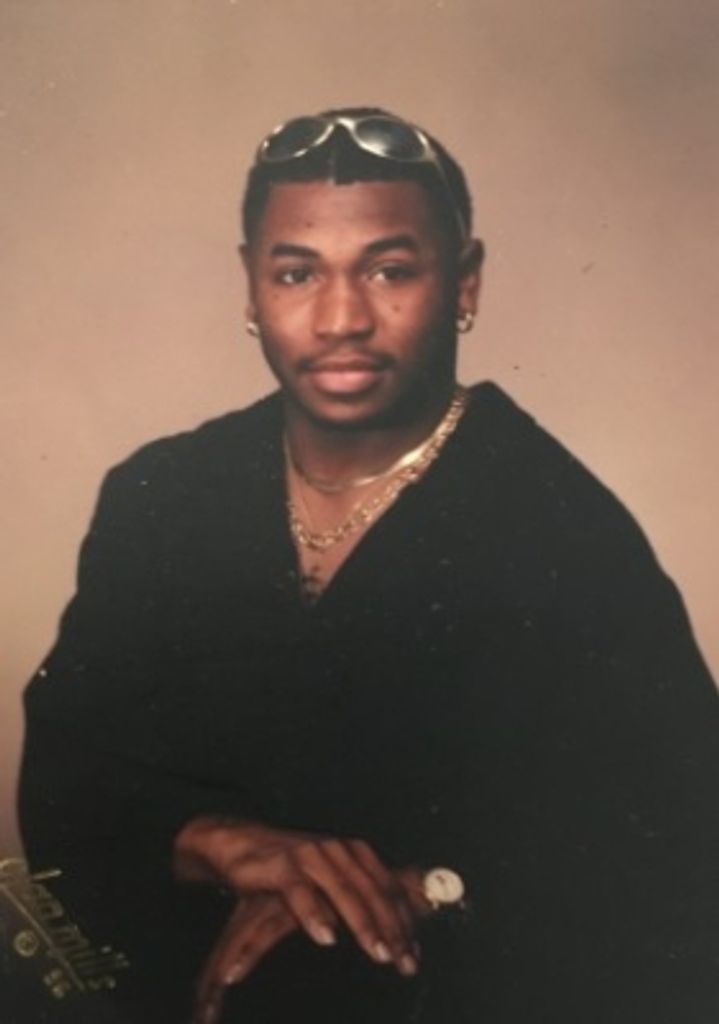 Antonio Kelvin Smith