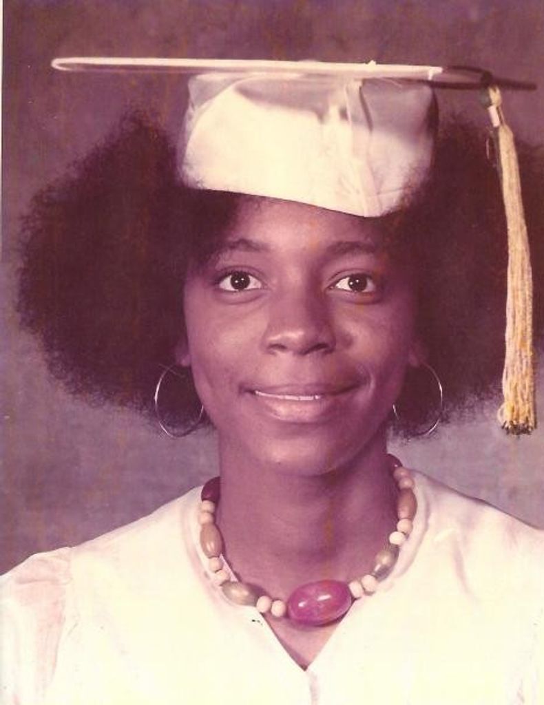 Veronica (Lee)  Harris