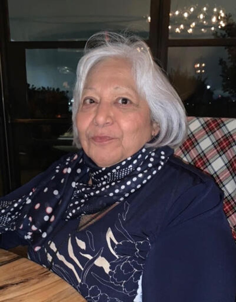 Maria E. Navejar Profile Photo