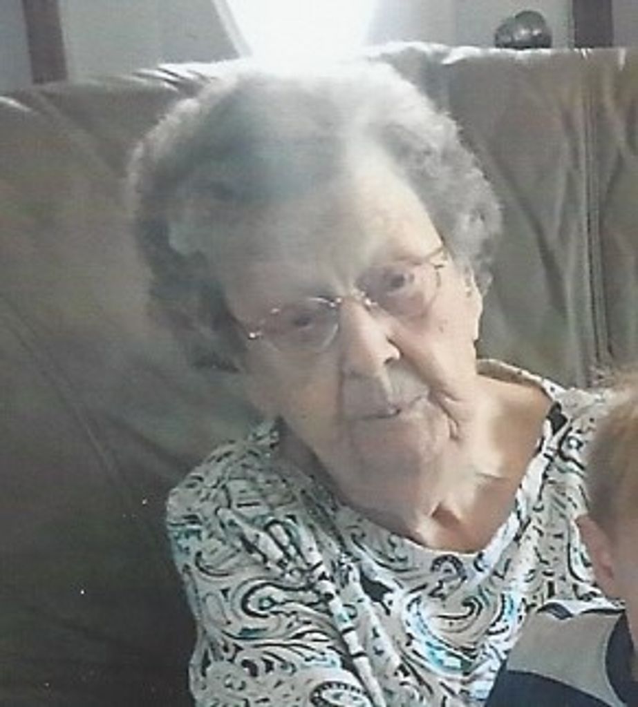 Betty J Everett