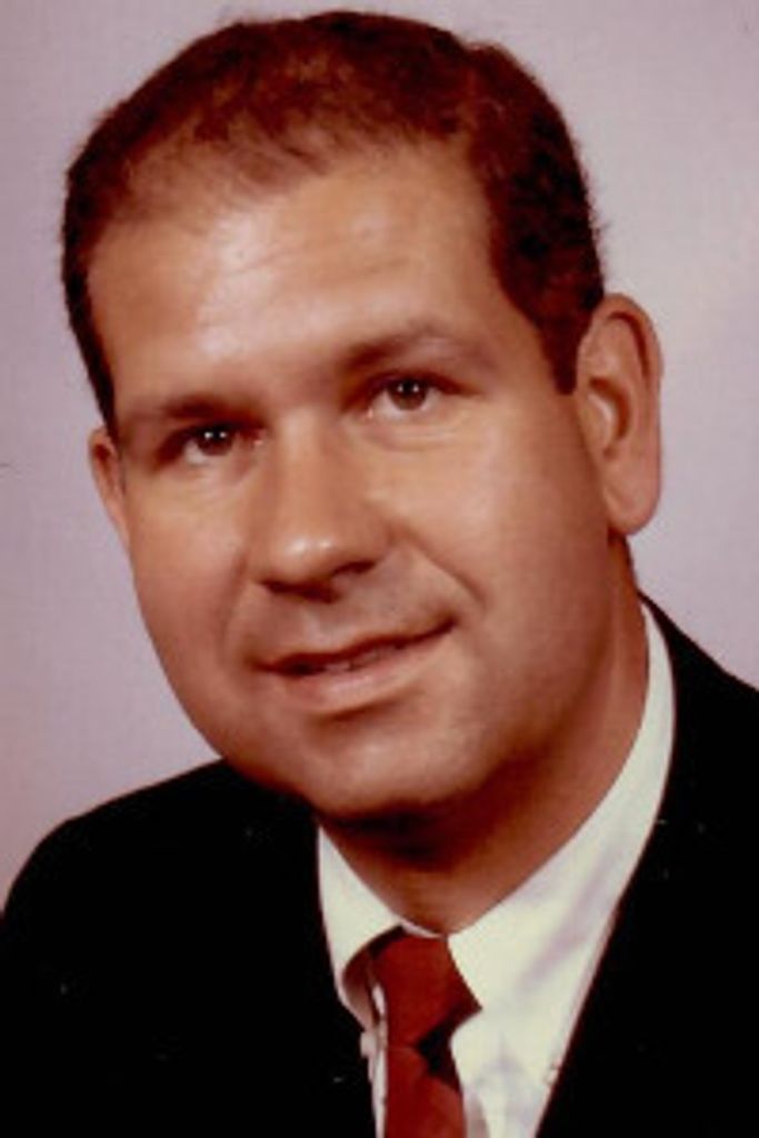 Robert Lincoln Giggey Profile Photo