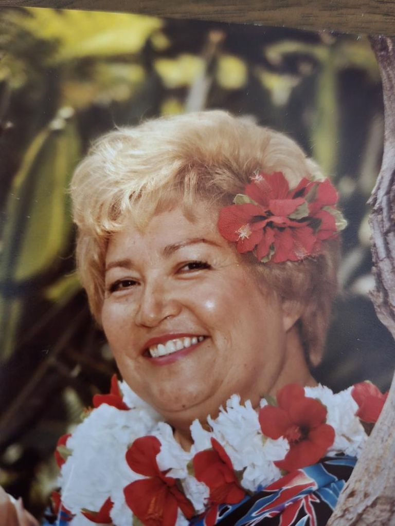 Lucy T. Santa Cruz Profile Photo