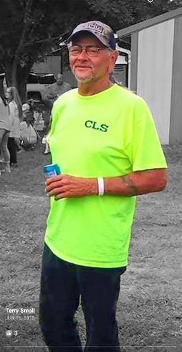 Terry Lee Small photo gallery thumbnail 1 of 2