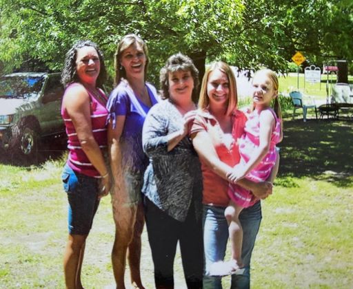 Linda Gail Borden Mcgee photo gallery thumbnail 51 of 74