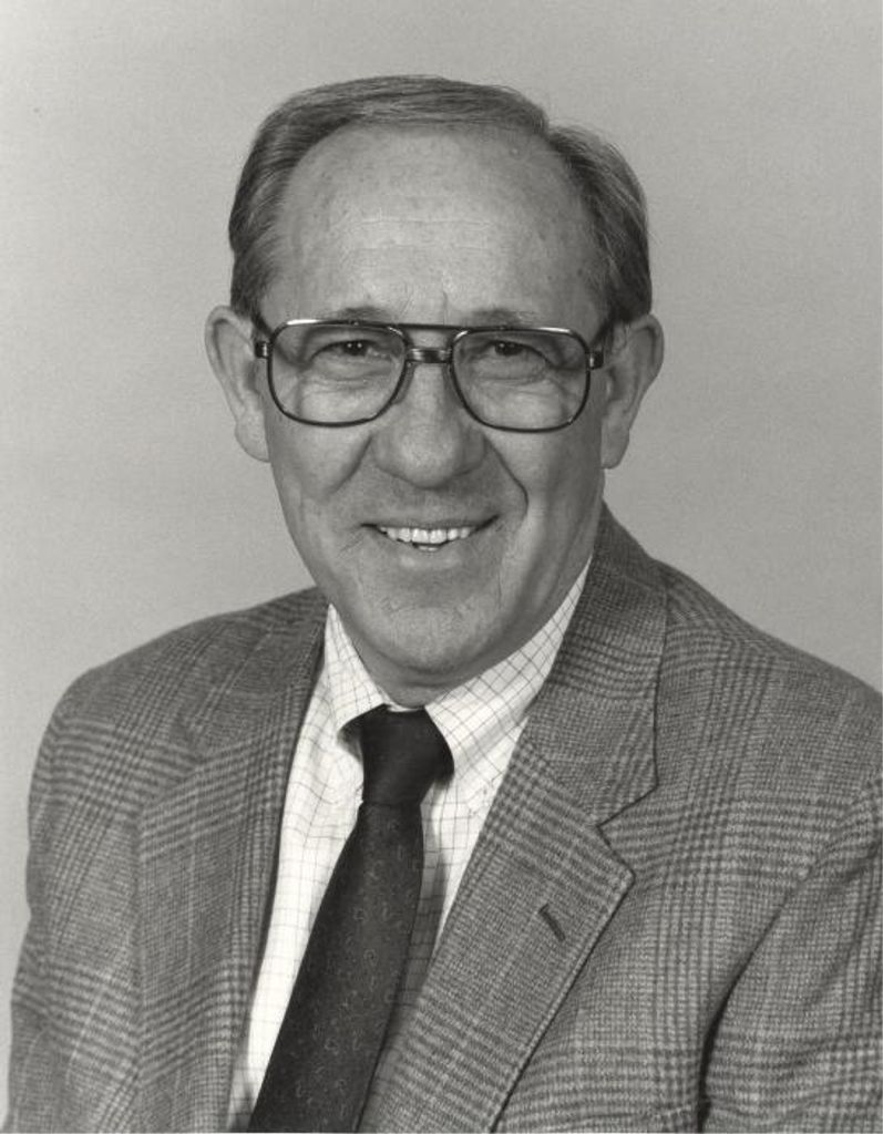 Robert E. Smith