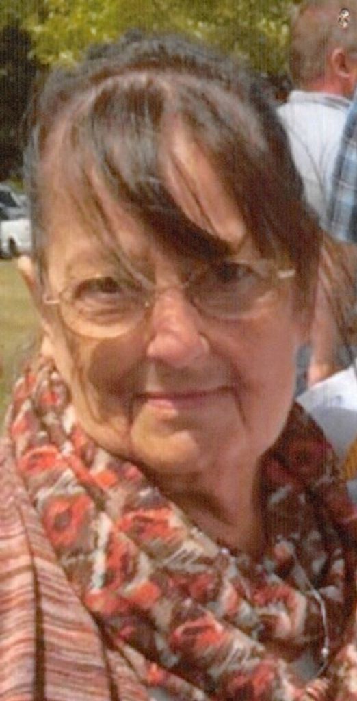 Onnaliesa Marie Douglass Profile Photo