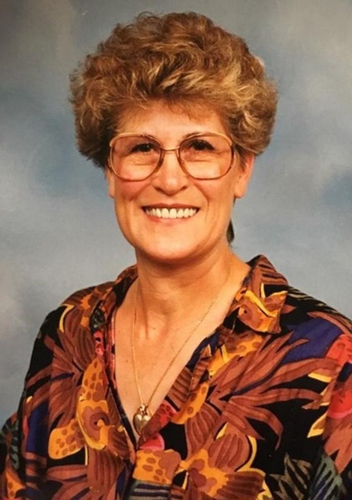 Evelyn "Pauline" Lucas