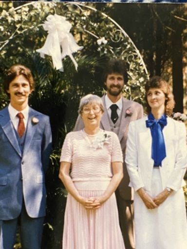 Claudia "Sue" Chandler photo gallery thumbnail 1 of 1