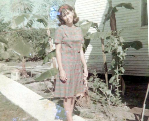 Yolanda C. Gonzalez photo gallery thumbnail 10 of 357