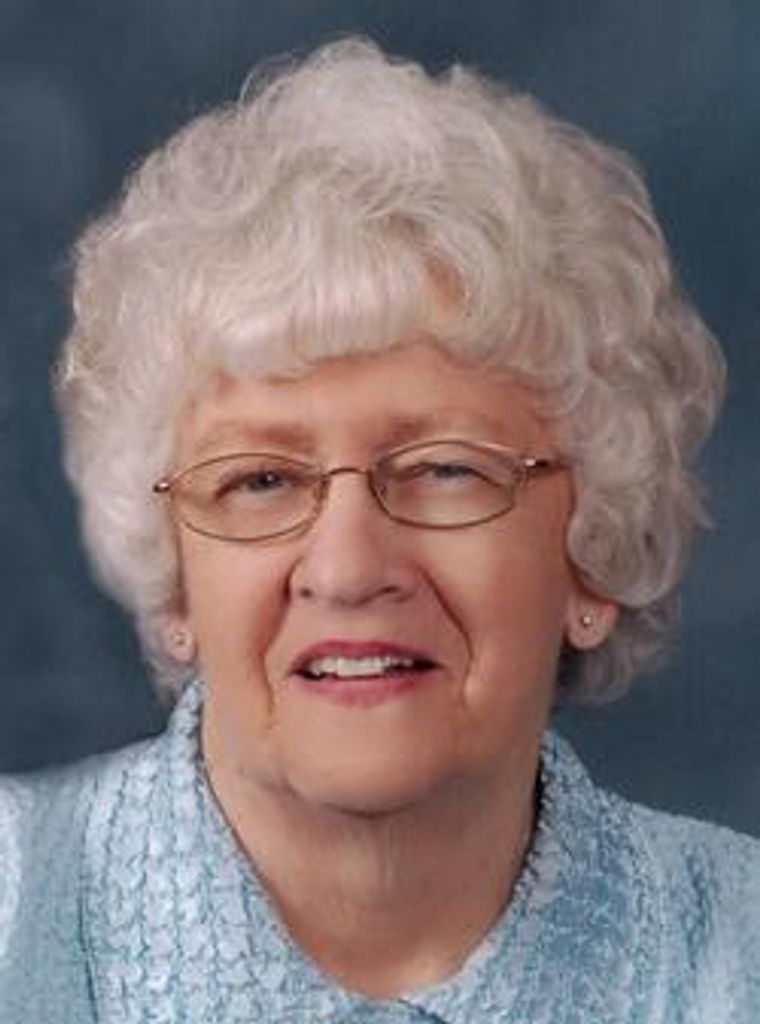Lois E Rydlund