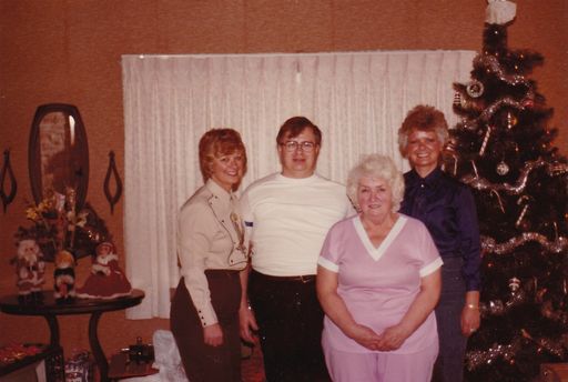 Carolyn J. (Bergstrom)  Bohl photo gallery thumbnail 103 of 133