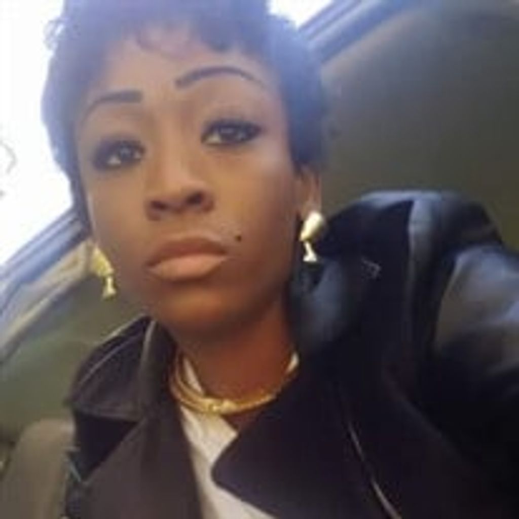 Ms.  Denisha  Paulina Robbins