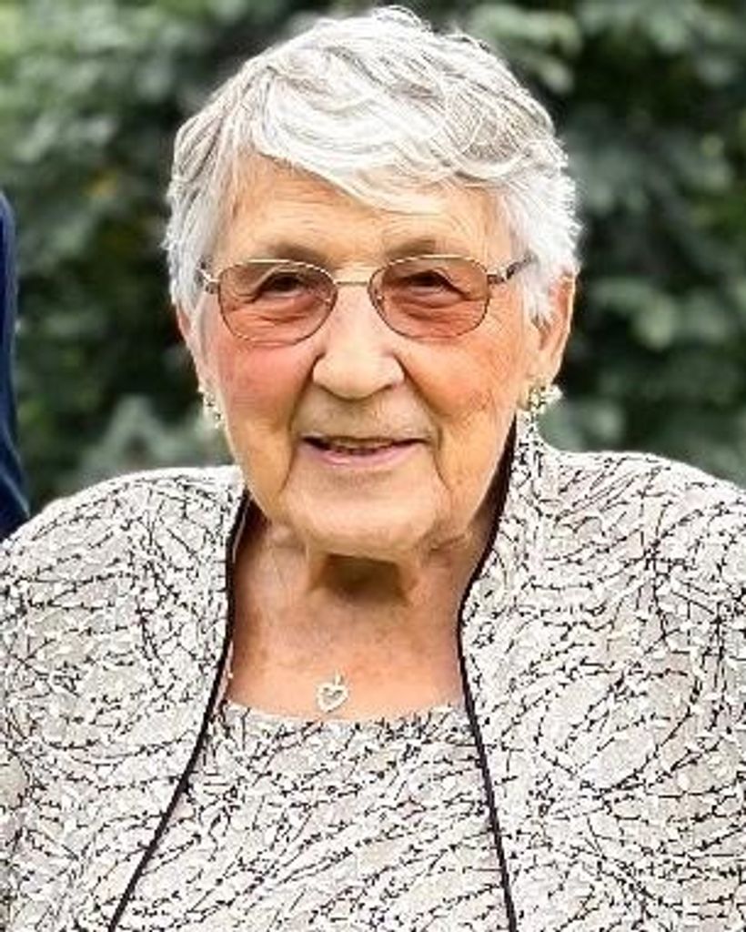 Dorothy (Lutinski) Clarke Profile Photo