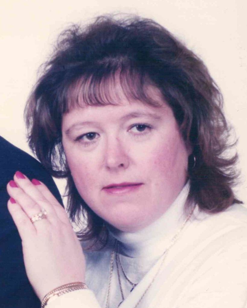 Victoria "Vicky" (Livesay) Brown