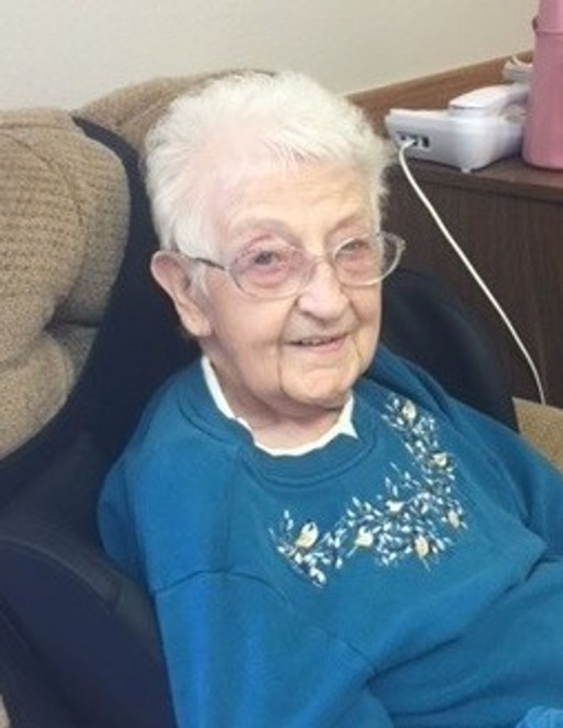 Gladys "Babe" (Lamma)  Snyder
