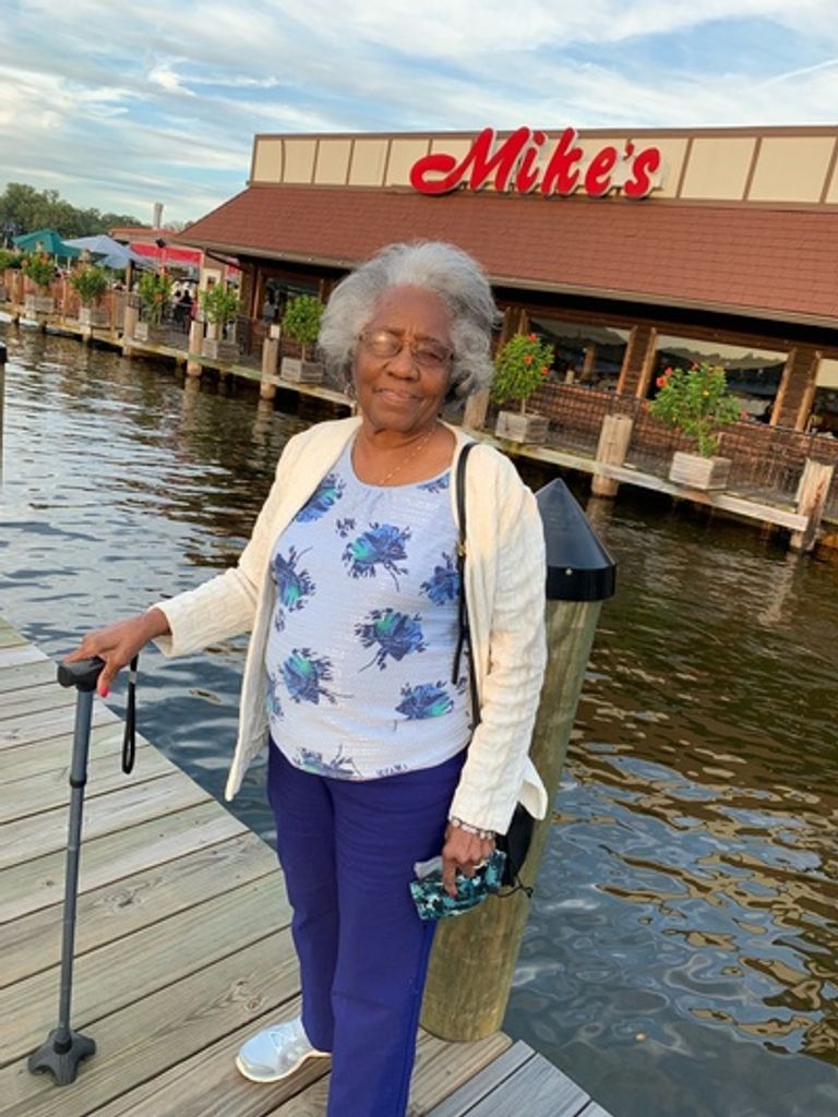 Gladys L Baskett Profile Photo