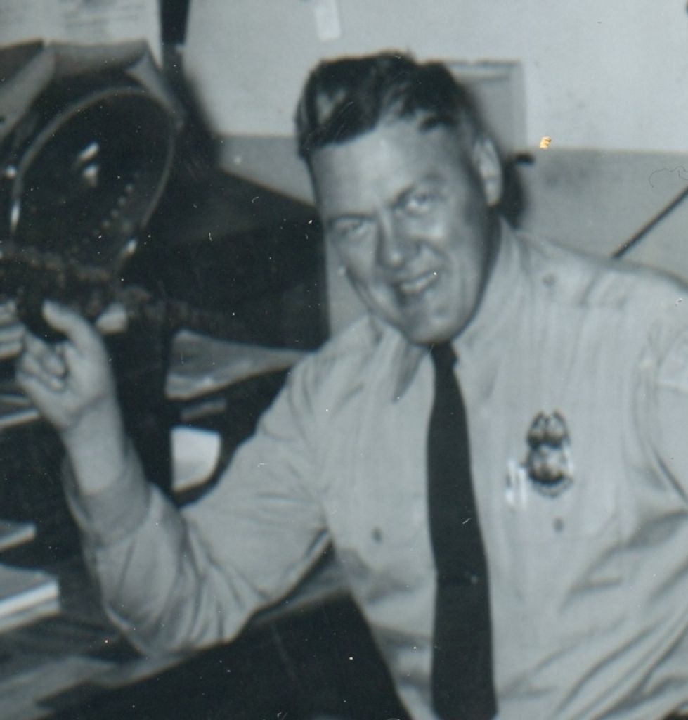 Willard E. Derge Profile Photo
