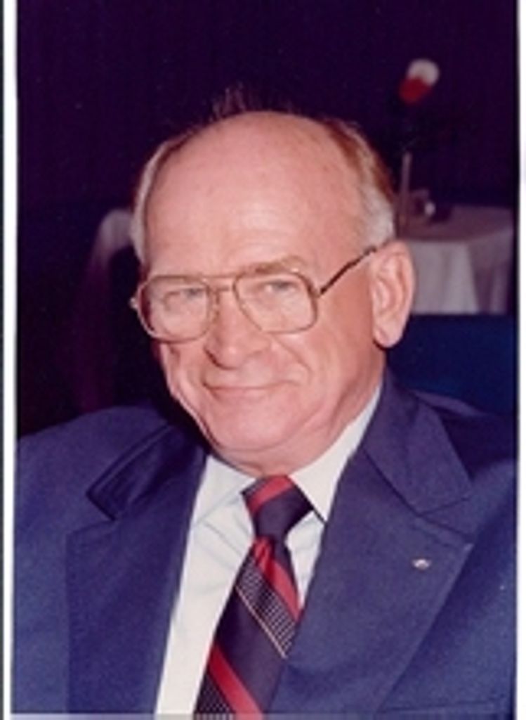Earl F Kardatzke