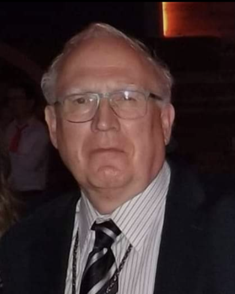 Robert "Bob" Philip Knight JR.