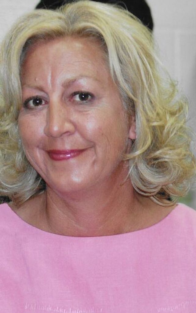 Susanne Charles Nachazel Profile Photo