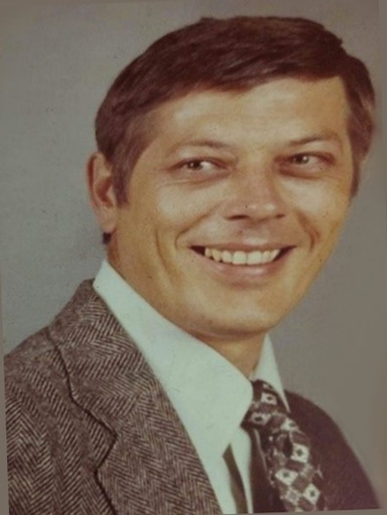 Robert Lee Young Profile Photo