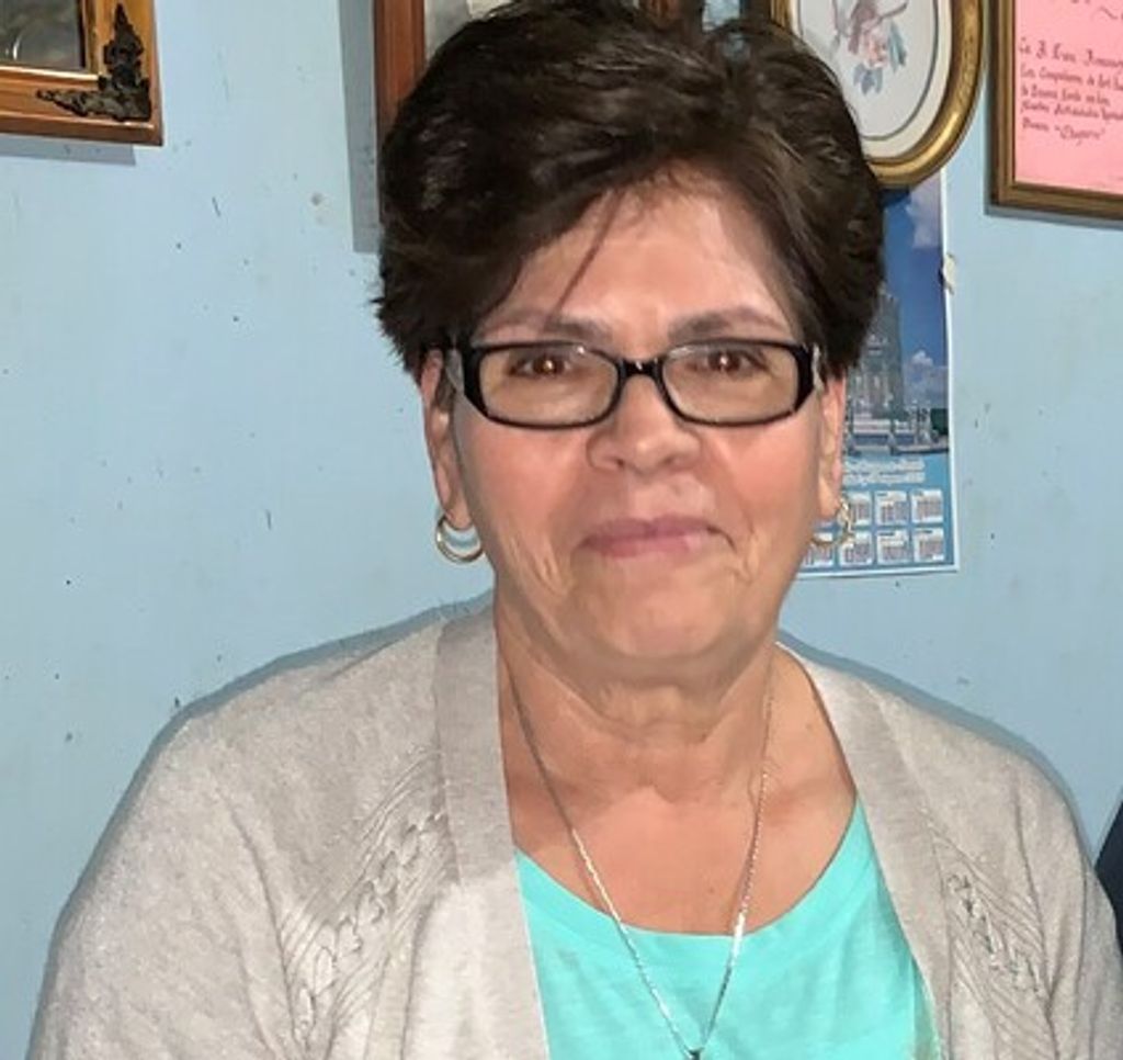 Julia Cerda Profile Photo