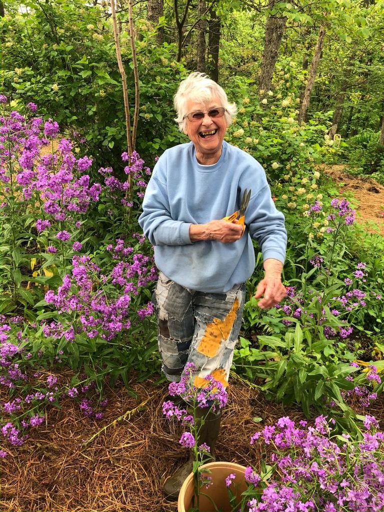 Helen Elizabeth "Liz" Ray Profile Photo