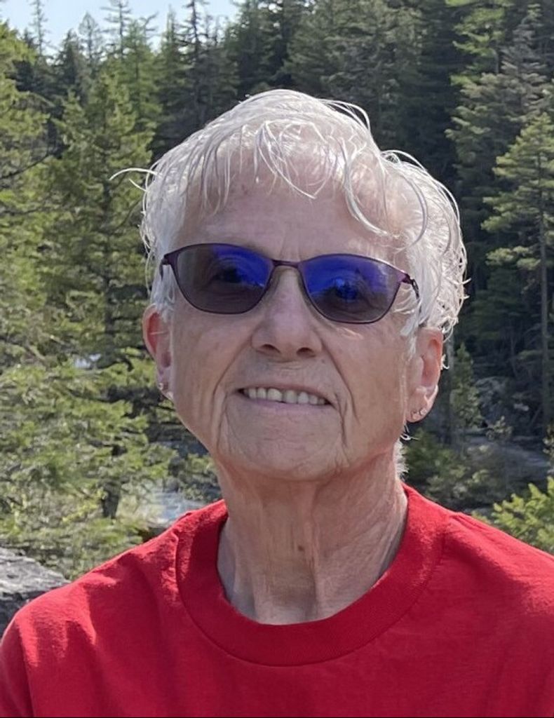 Carolyn Elaine (Jueneman)  Holm