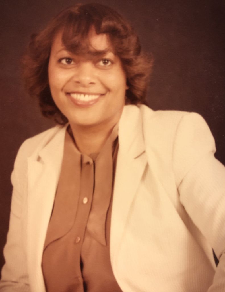 Julia (Green)  Oliver